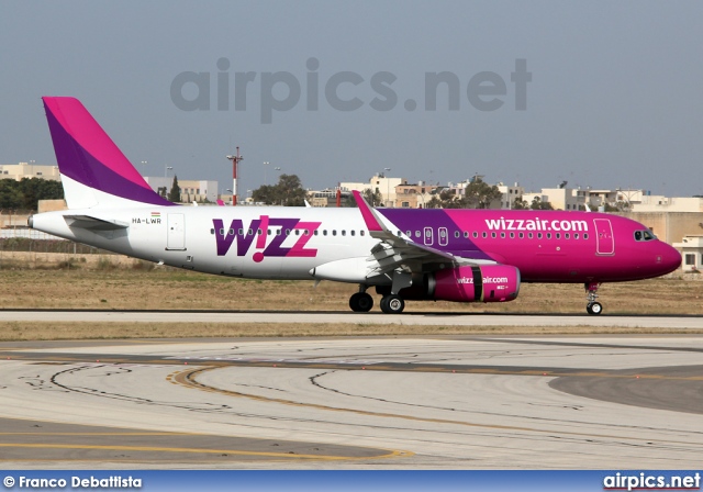 HA-LWR, Airbus A320-200, Wizz Air