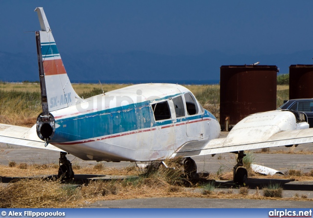 SX-AGK, Piper PA-34-200 Seneca, Private