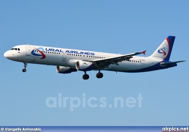 VQ-BOB, Airbus A321-200, Ural Airlines