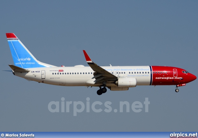 LN-NGE, Boeing 737-800, Norwegian Air Shuttle