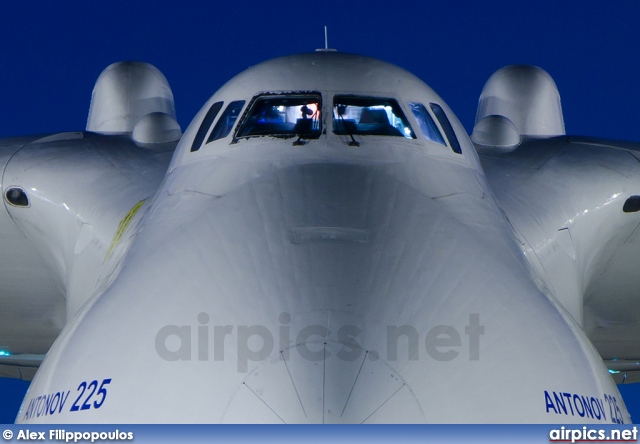 UR-82060, Antonov An-225 Mriya, Antonov