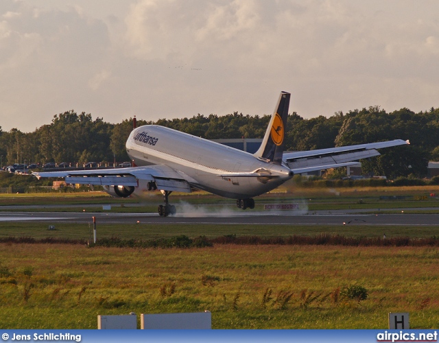 D-AIAM, Airbus A300B4-600, Lufthansa