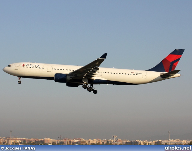 N806NW, Airbus A330-300, Delta Air Lines