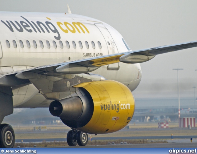 EC-JDO, Airbus A320-200, Vueling