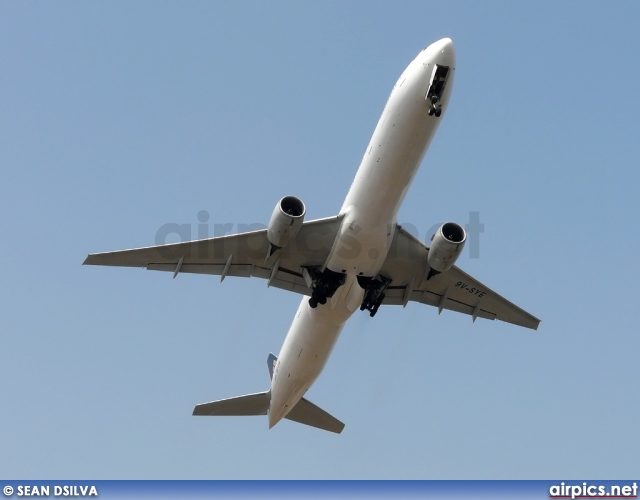 9V-SYE, Boeing 777-300, Singapore Airlines