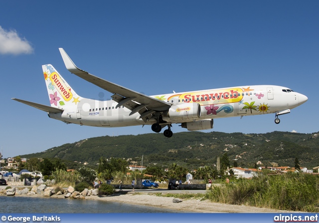 PH-HZW, Boeing 737-800, Transavia