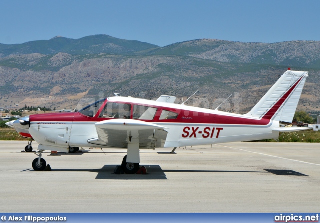 SX-SIT, Piper PA-28-R-180 Arrow, Private