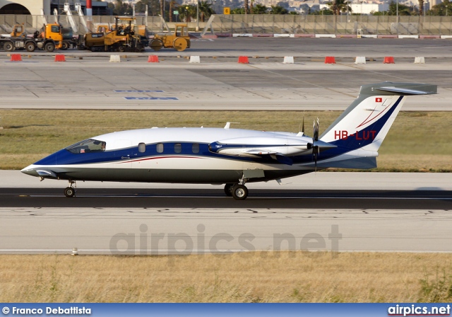 HB-LUT, Piaggio P180 Avanti, Private