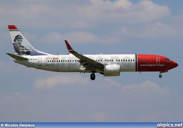 LN-DYA, Boeing 737-800, Norwegian Air Shuttle