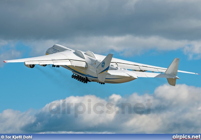 UR-82060, Antonov An-225 Mriya, Antonov