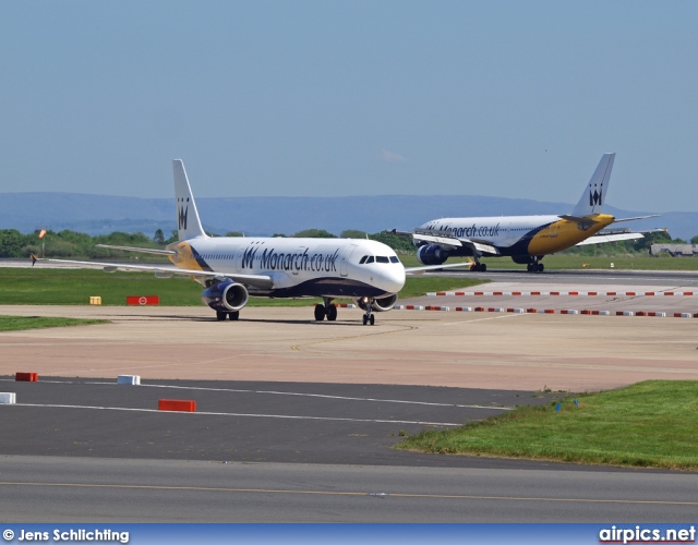 G-OZBL, Airbus A321-200, Monarch Airlines