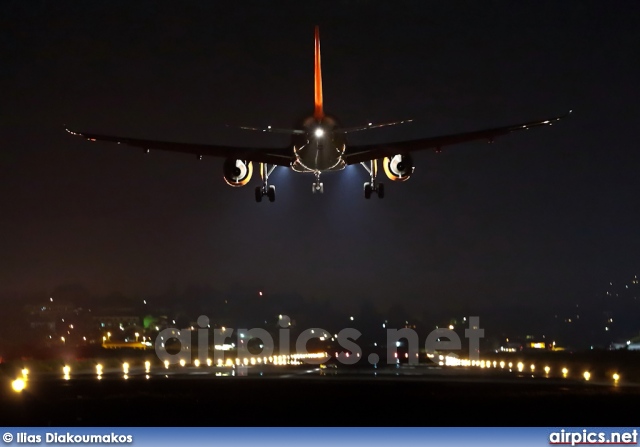 G-EZWT, Airbus A320-200, easyJet