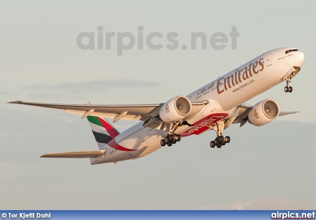 A6-ECL, Boeing 777-300ER, Emirates