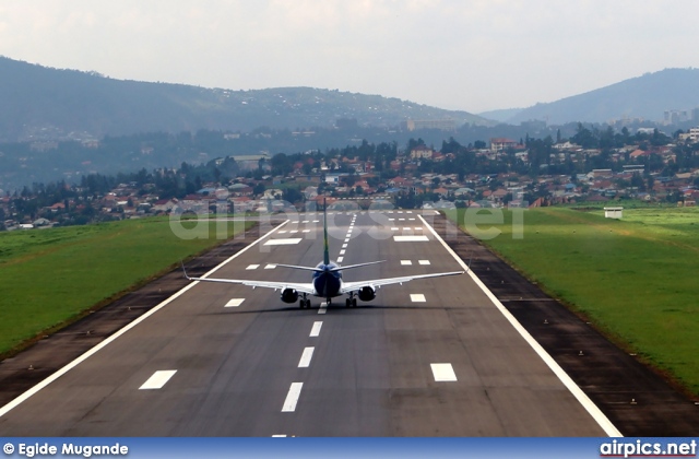 9XR-WJ, Boeing 737-700, Rwandair