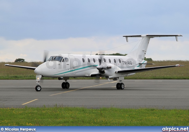 TN-AIQ, Beechcraft 1900-C, Equaflight Service