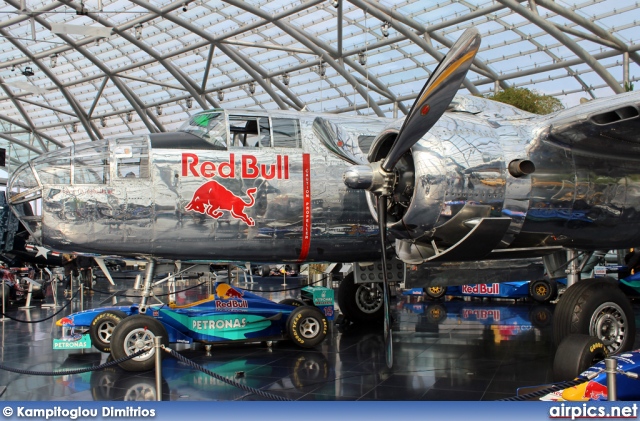 N6123C, North American B-25-J Mitchell, Flying Bulls