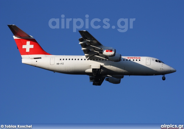 HB-IYZ, British Aerospace Avro RJ100, Swiss International Air Lines