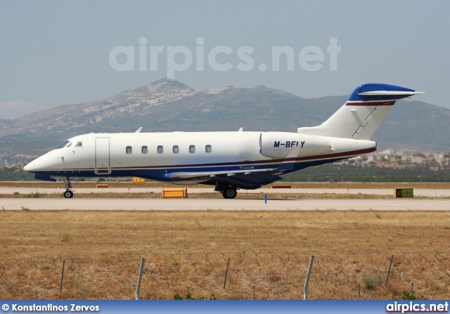 M-BFLY, Bombardier Challenger 300-BD-100, Private