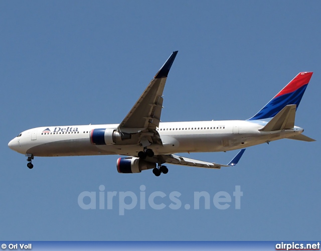 N1613B, Boeing 767-300ER, Delta Air Lines