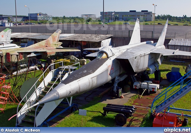 34, Mikoyan-Gurevich MiG-25-RBS, Russian Air Force