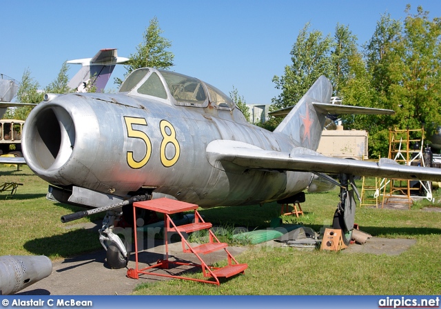 58, Mikoyan-Gurevich MiG-15-UTI  , Russian Air Force