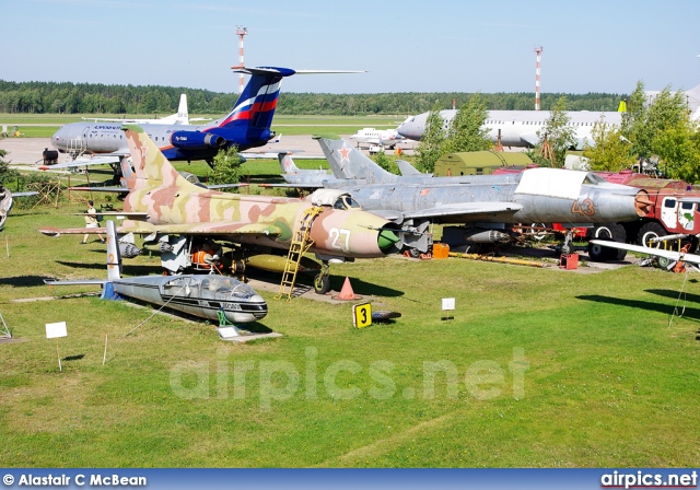 27, Sukhoi Su-7-BKL, Russian Air Force