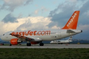 G-EZTA, Airbus A320-200, easyJet