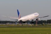 N68061, Boeing 767-400ER, Continental Airlines