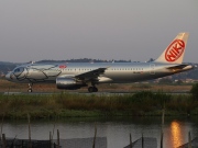 OE-LEE, Airbus A320-200, Niki