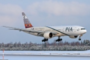 AP-BHX, Boeing 777-200ER, Pakistan International Airlines (PIA)