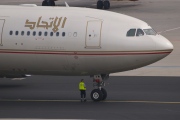 A6-EYM, Airbus A330-200, Etihad Airways