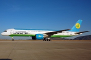 VP-BUI, Boeing 757-200, Uzbekistan Airways