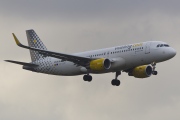 EC-LVX, Airbus A320-200, Vueling