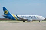 UR-GAU, Boeing 737-500, Ukraine International Airlines