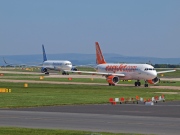 G-EZUG, Airbus A320-200, easyJet