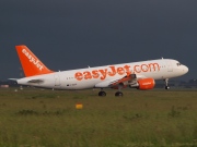 G-EZUX, Airbus A320-200, easyJet