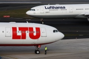 D-ALPB, Airbus A330-200, LTU International Airways