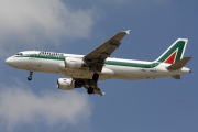 I-BIKU, Airbus A320-200, Alitalia